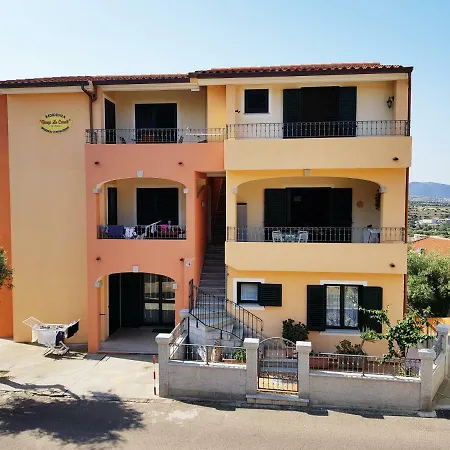 Borgo Lu Canali Da Gavino Apartamento Badesi