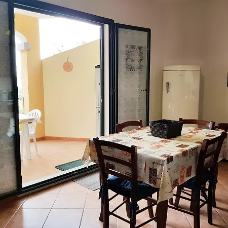Borgo Lu Canali Da Gavino Apartamento Badesi